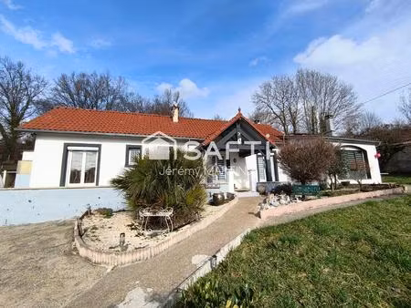 maison de plain-pied rénovée avec goût  au calme et sans aucun travaux à prévoir.