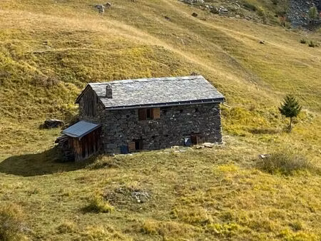 chalet d'alpage sur les pistes de ski