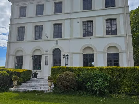 manoir 550m2 habitable sur 4ha piscine couverte