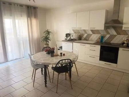 maison de ville idéale  proche de toutes commodités