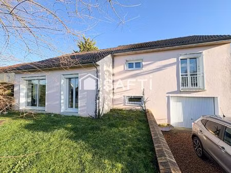 pavillon avec 3 chambres  jardin et garage.