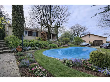 villa individuelle avec studio et grand garage de 50 m² sur 1807 m²