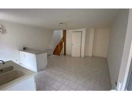 location appartement  46.14 m² t-3 à almenêches  390 €