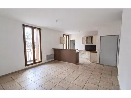location appartement  m² t-3 à loupian  810 €