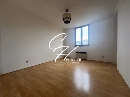 location appartement 2 pièces 43 m² à saint-martin-d’hères (38400)