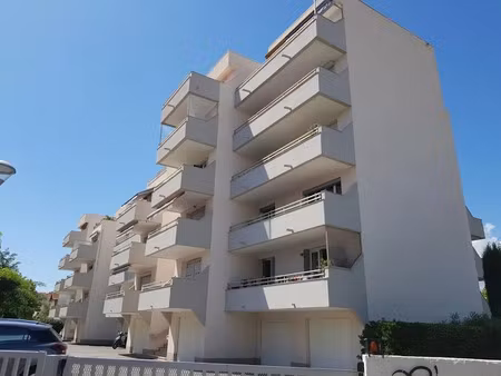 location meublée appartement 1 pièce 25 m² à saint-raphael (83700)  700 €