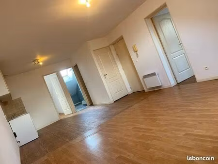 f3 spacieux et lumineux