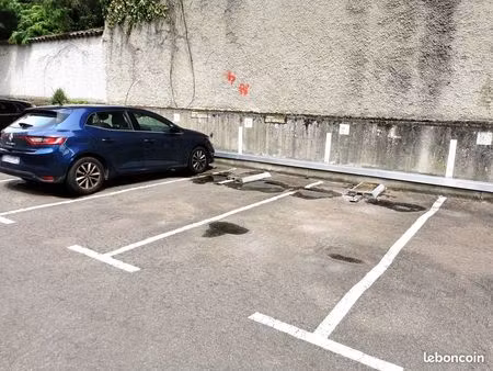 parking exterieur securisé - gratte ciel villeurbanne