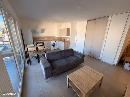 t2 meublé 43 m² avec garage