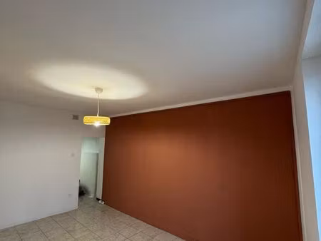 à louer – t1 rénové – salon-de-provence