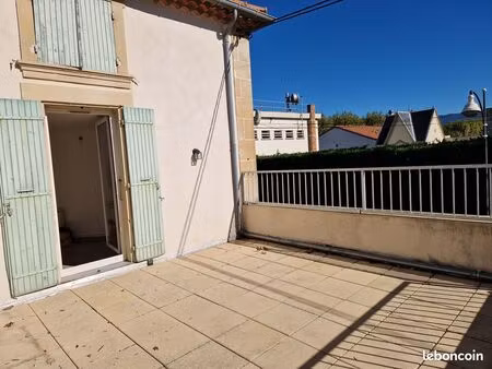 studio avec terrasse