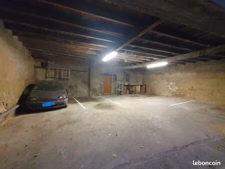 place de parking dans garage sécurisé