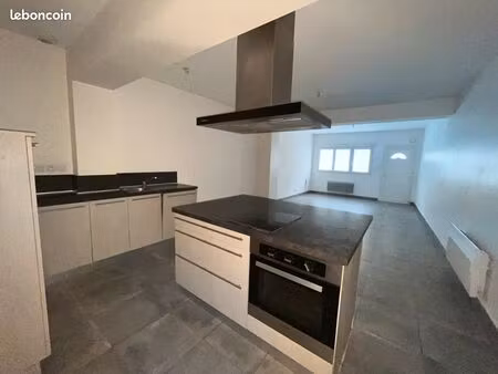 appartement t3 80.5 m2 cuisine équipée ilot central sdb neuve 650 euros hors charges