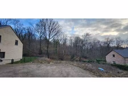 terrain à bâtir de ± 7 a 51 ca