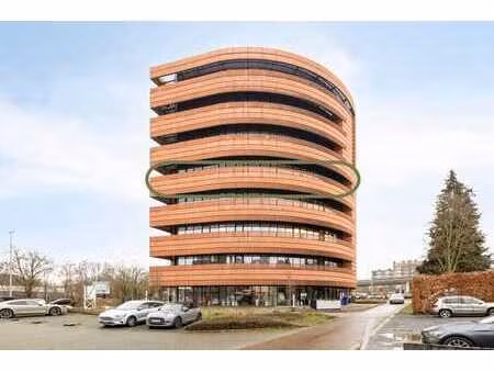 instapklaar bedrijfsruimte van ca. 420 m² in het botta-ge...