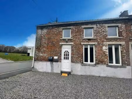 maison entièrement rénovée 3 chambres avec terrasse et parki