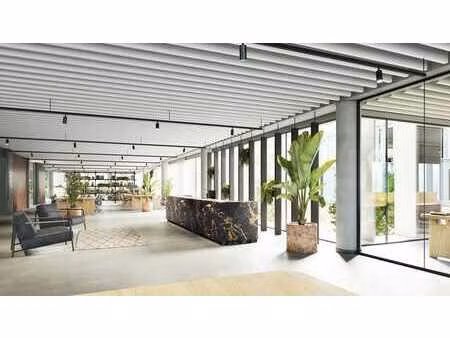 611 m² de bureaux nouvellement construits à 250 m ( !!) d...