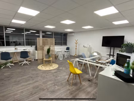 location locaux professionnels 40 m² à nimes (30000)  683 €