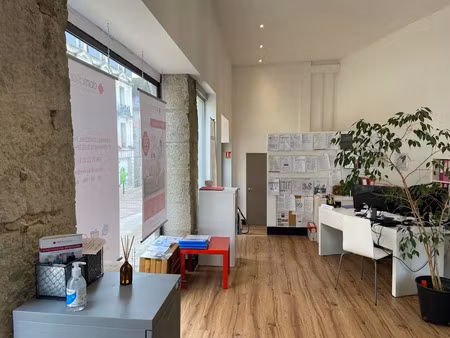 location locaux professionnels 44.5 m² à perigueux (24000)  600 €