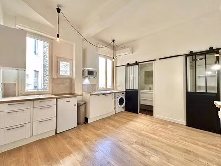 nice centre ville - studio bon etat - investissement locatif - 3eme etage - calme - clim