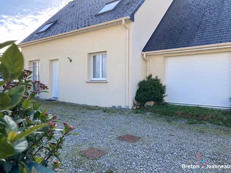 maison récente à meslay du maine