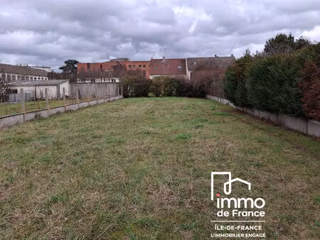 terrain 619m² à limay
