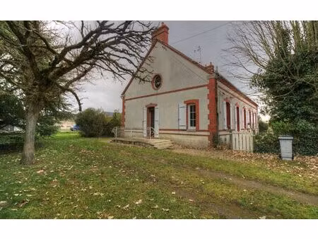 location maison  m² t-3 à lorris  635 €