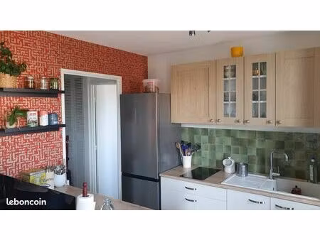 t2 46m2 au dernier étage