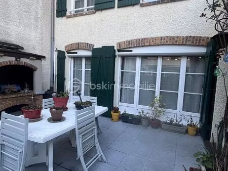 maison de 83 03 m² à saint-brice-sous-foret