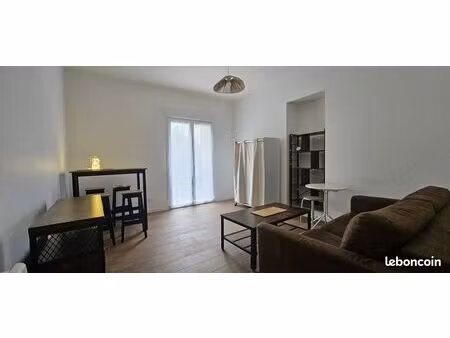 studio 1 pièce 27 m²