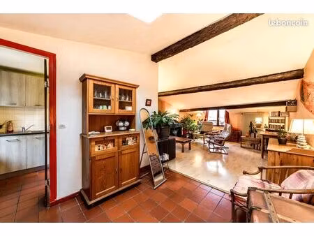 appartement meublé disponible pour 5 mois ou plus et maximum 1 an: grand t2 de 54 m2 au co