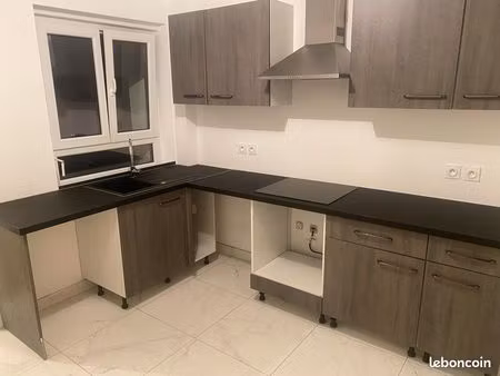 grand f2 et demi dans une maison