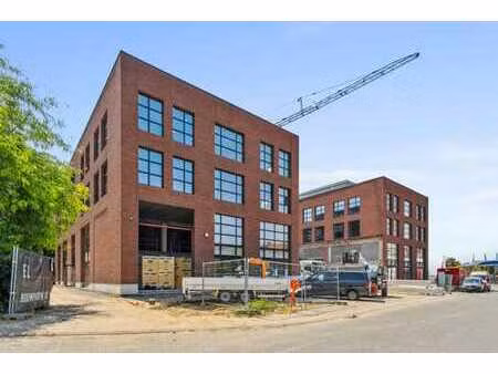 à louer : 6 showrooms b2b à partir de 362 m² – emplacement p