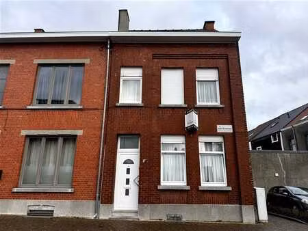 maison familiale chaleureuse avec 4 chambres