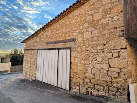 garage en pierre sur la commune de montpezat