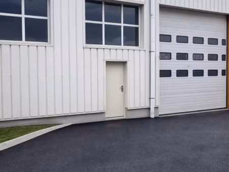 local d'activité - 264m2