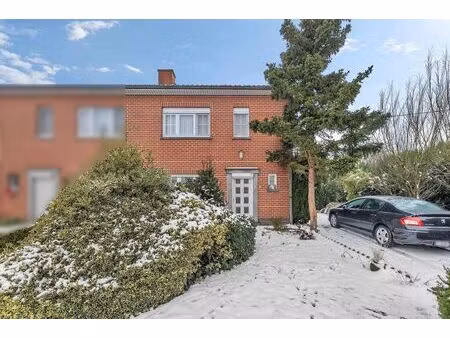 te renoveren hob op groot perceel met 3 slaapkamers