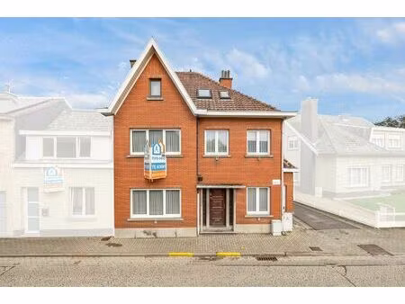 ruime woning met twee entiteiten en ruime garage