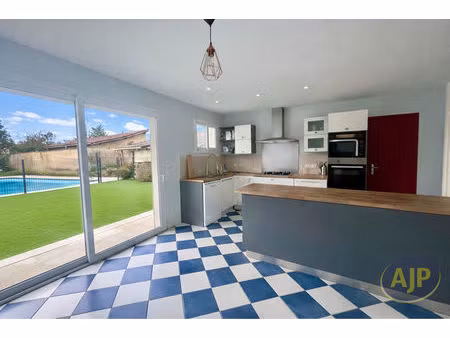 maison de caractère avec piscine  5 chambres  saint laurent medoc