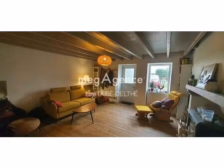 chantonnay maison en pierres de 80m² environ dans un village