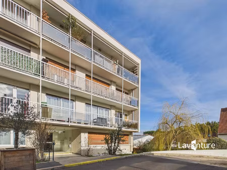 4 pièces au pied du t10 avec cave et box