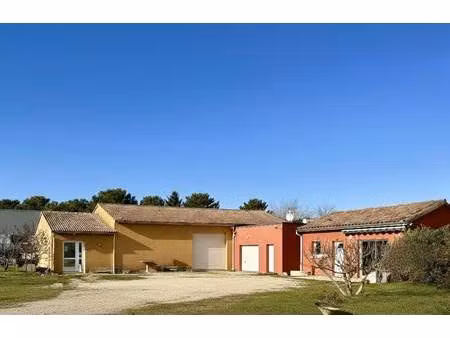 local d'activités à vendre