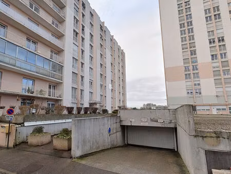 vente parking / box  12.00m²  amiens