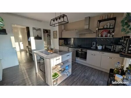 vends appartement 90m2 t4