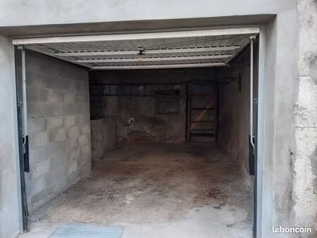 garage a louer yenne