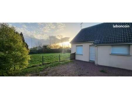 ? maison meublée 3 chambres avec jardin clôturé  garage et stationnement