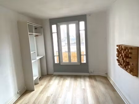 appartement f2 rénové récemment centre ville clichy 5mn métro ligne 13