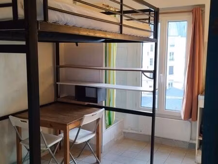 studette 11 m2 paris 18e vue sacré coeur