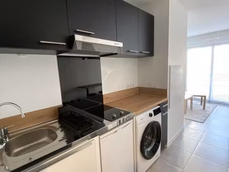 grand studio meublé dans résidence récente