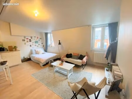 studio 1 pièce 30 m²